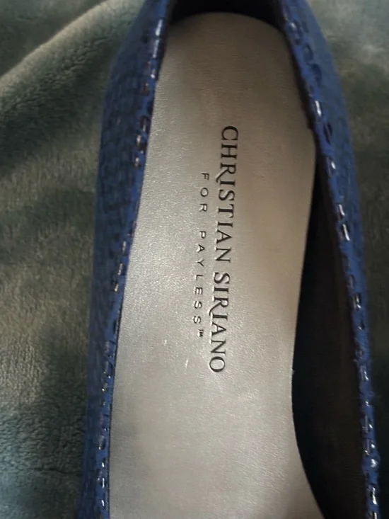 Christian Siriano Deep Navy Snake-Embossed Pointed Pumps || Size 5.5 - Picture 3 of 4